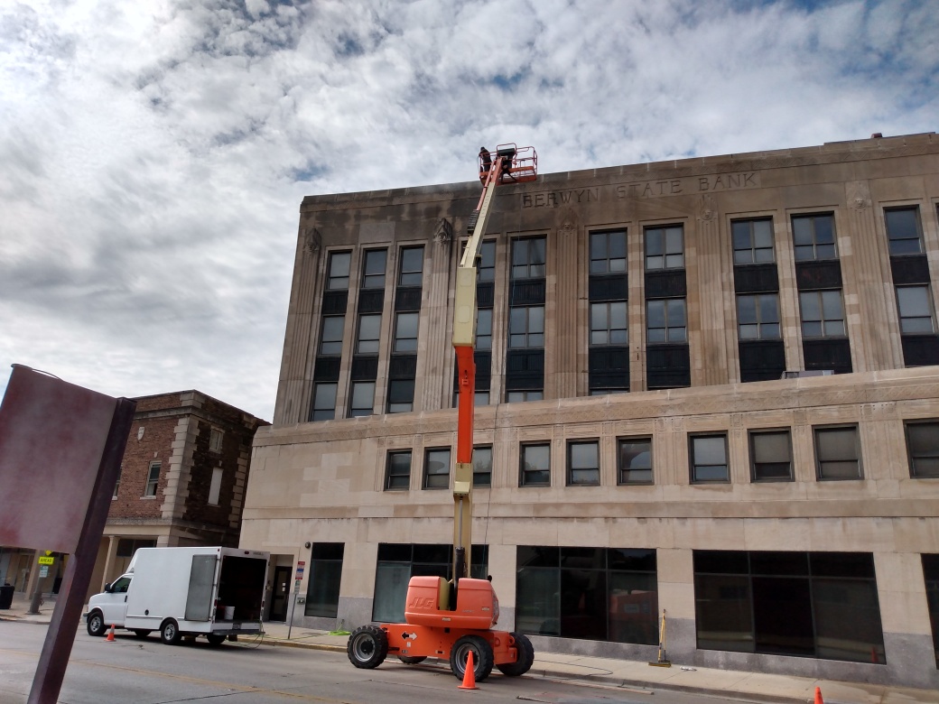 Building facade Pressure Washing Chicago